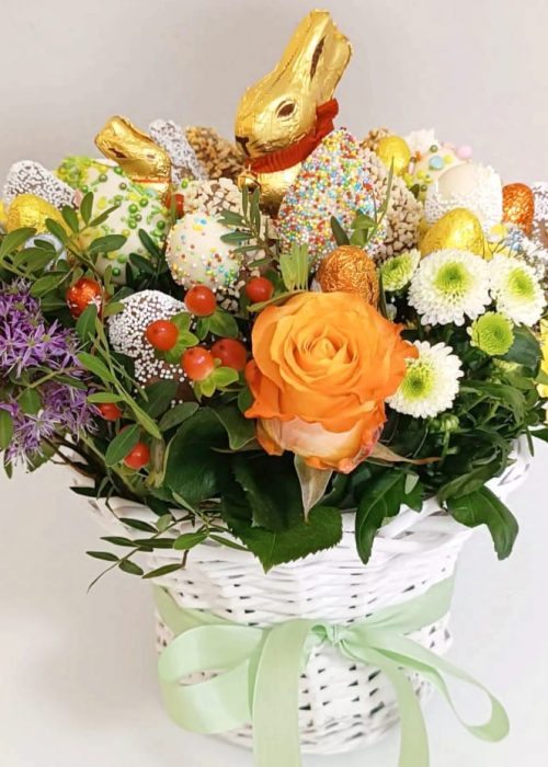 Schokoladeerdbeeren mit Blumen