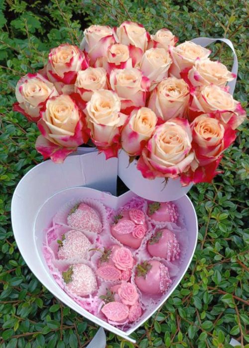 Präsentschachtel in Herzform mit Blumen